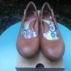 Born Women's Mid-Brown Julianne  Shoes